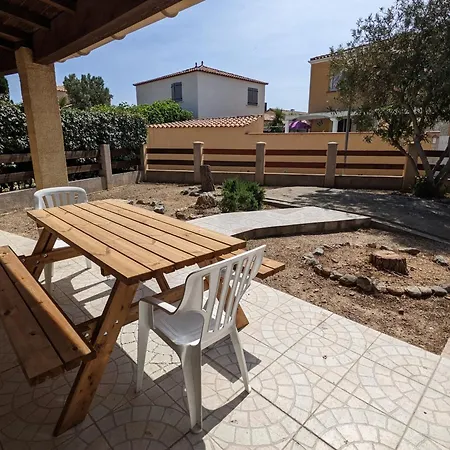 Villa Maison T2 Avec Mezzanine, Cour Et Parking - 5 Pers - Proche Et Commerces - Bon Prix - Fr-1-797-49 Port-la-Nouvelle