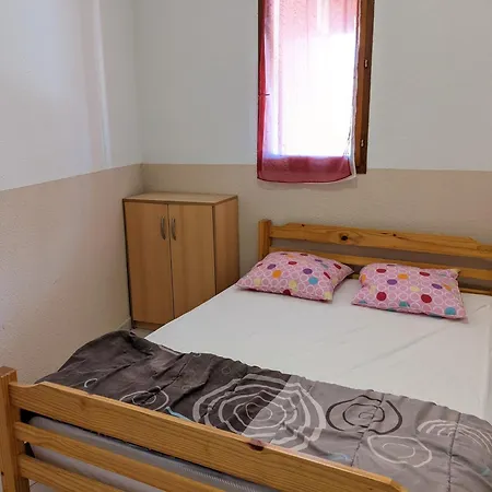 Villa Maison T2 Avec Mezzanine, Cour Et Parking - 5 Pers - Proche Et Commerces - Bon Prix - Fr-1-797-49 *