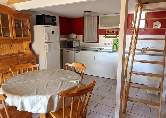 Maison T2 Avec Mezzanine, Cour Et Parking - 5 Pers - Proche Et Commerces - Bon Prix - Fr-1-797-49 Villa Port-la-Nouvelle