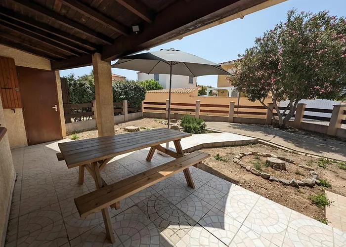 Villa Maison T2 Avec Mezzanine, Cour Et Parking - 5 Pers - Proche Et Commerces - Bon Prix - Fr-1-797-49 *