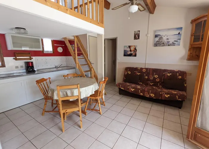 Villa Maison T2 Avec Mezzanine, Cour Et Parking - 5 Pers - Proche Et Commerces - Bon Prix - Fr-1-797-49 *